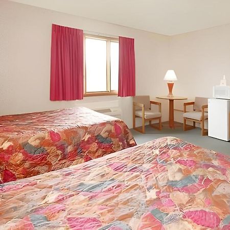 Econo Lodge Cuba I-86 Exteriör bild