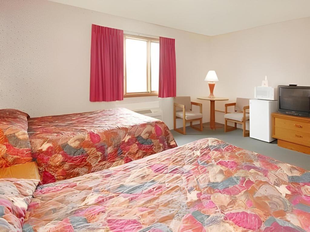 Econo Lodge Cuba I-86 Exteriör bild